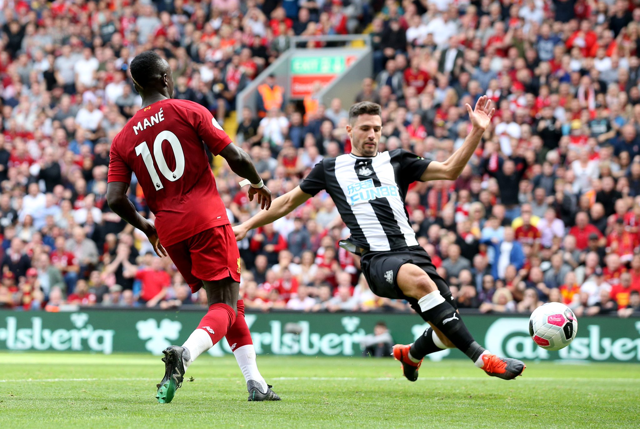 仅吸引了球 仅吸引了球